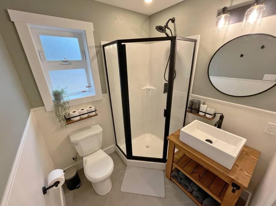 Modern Studio With Soft Tub And Mountain Views - Ratcliffe Guest Suite Duncan Ngoại thất bức ảnh
